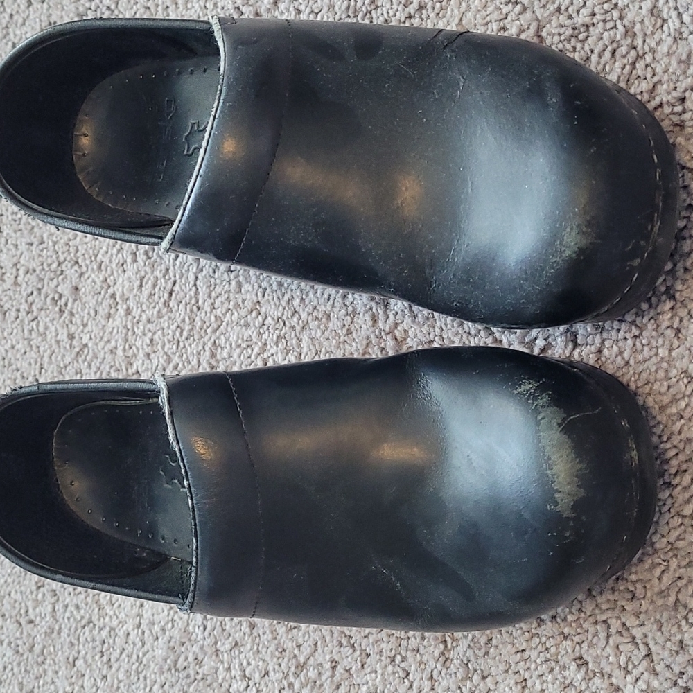 Used Dansko non-slip clog size 39